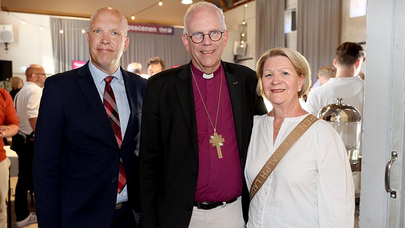 Mikael Stjernberg (pressekreterare Svenska kyrkan), ärkebiskop Martin Modéus & Marianne Modéus.