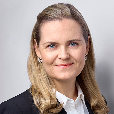 Porträttbild på Sarah Sim