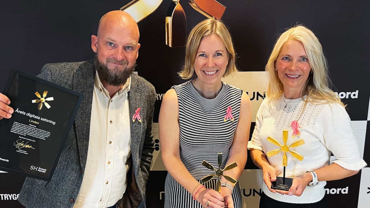 Susanne Ehnbåge och två kollegor på prosgala