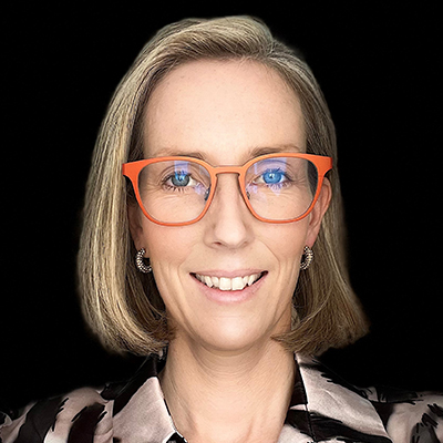 Porträttbild på Elin Helander