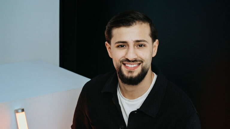 Porträttbild på Mustafa Aboutaka