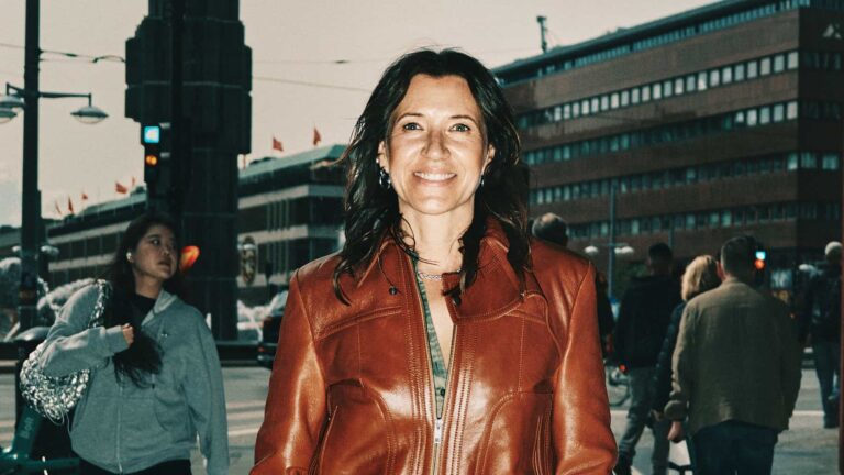Porträttbild på Anna Ryott