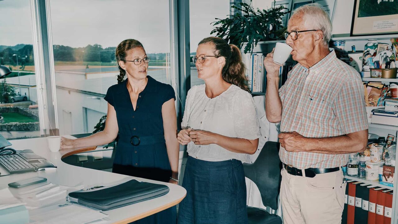 Porträttbild på Per Stenström och Lovisa Stenström och en kollega i mitten