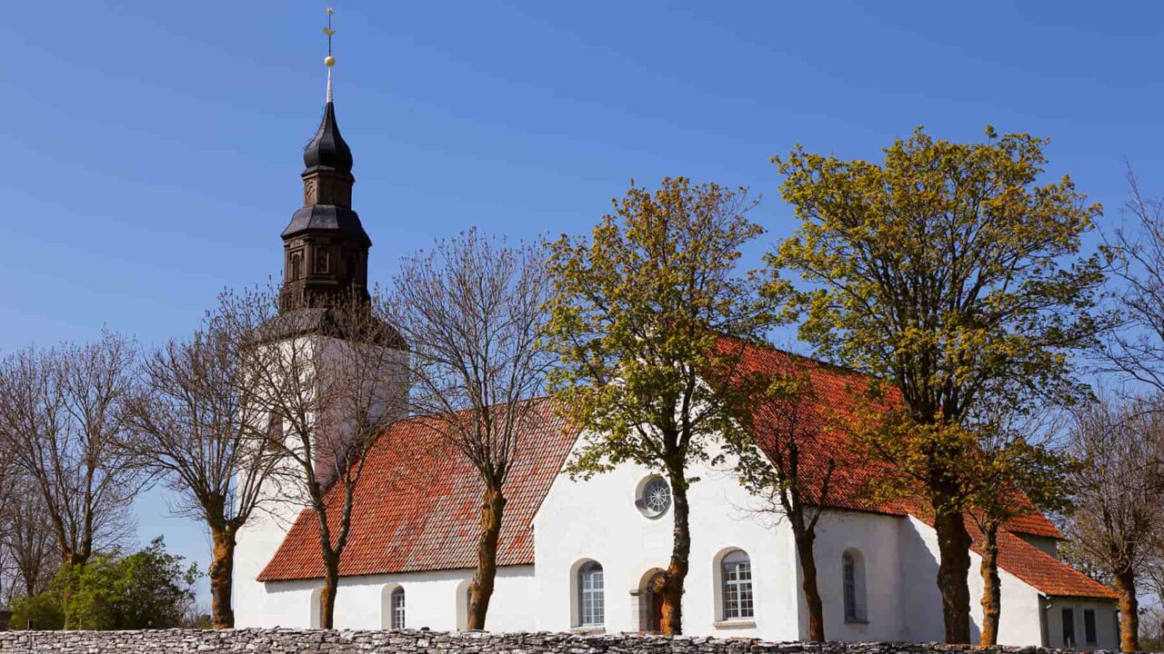 Fårö kyrka exteriör