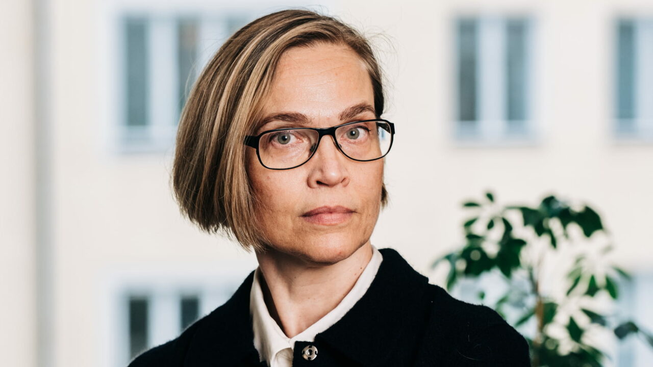 Porträttbild på Lotta Stern