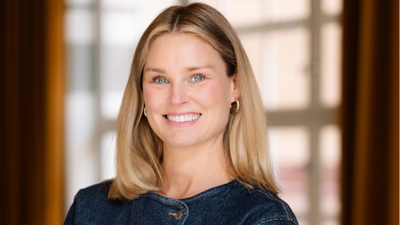 Porträttbild på Sophie Hedestad