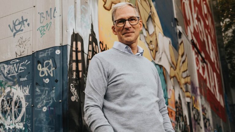 Porträttbild på Johan Oljeqvist