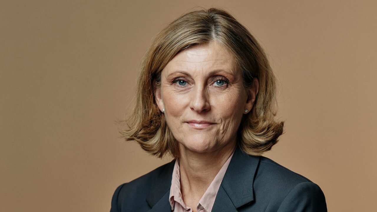 Porträttbild på Elisabet Åbjörnsson Hollmark