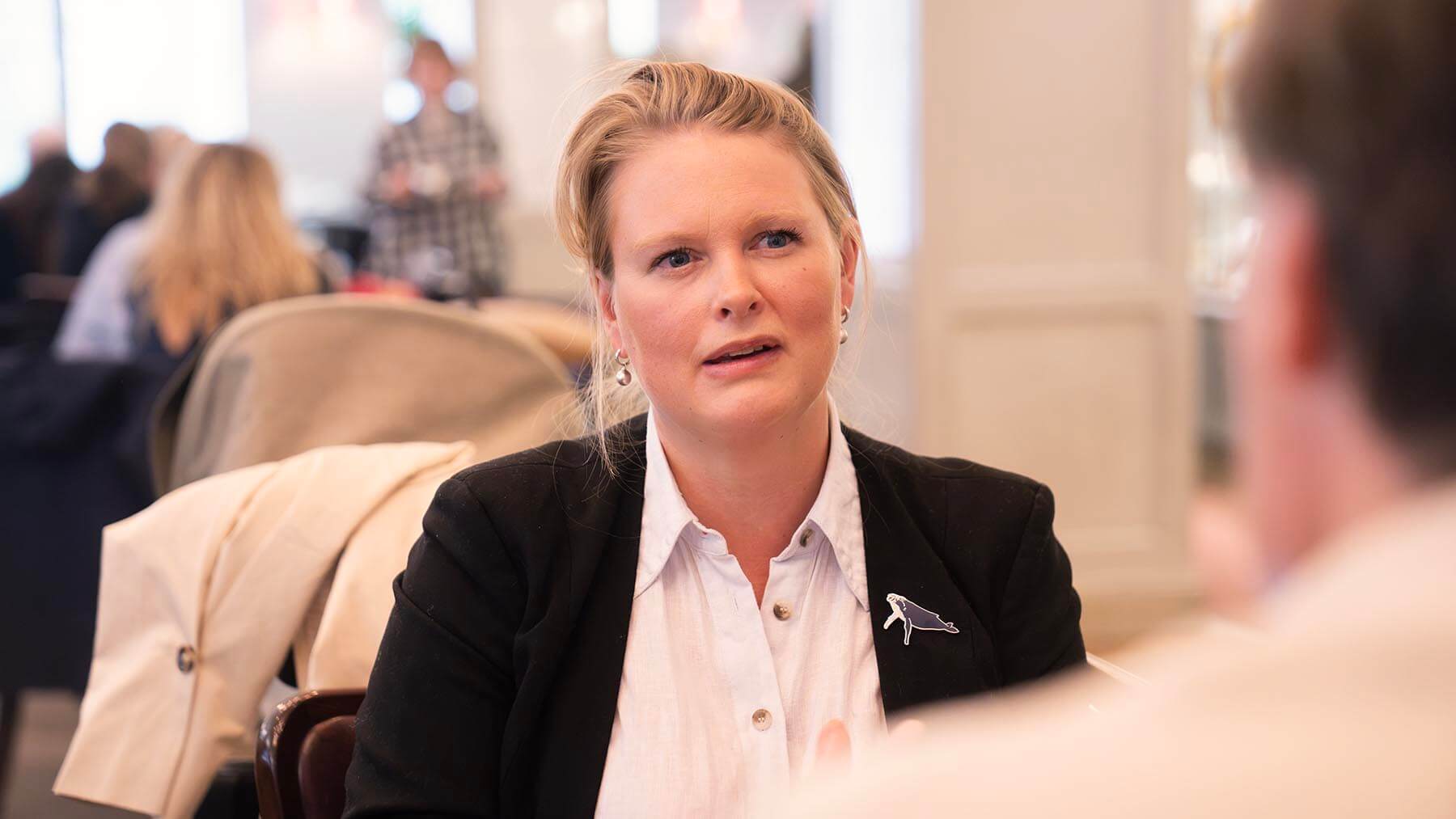 Hanna Helsingen i samtal med Chefs reporter Fredrik Kullberg.