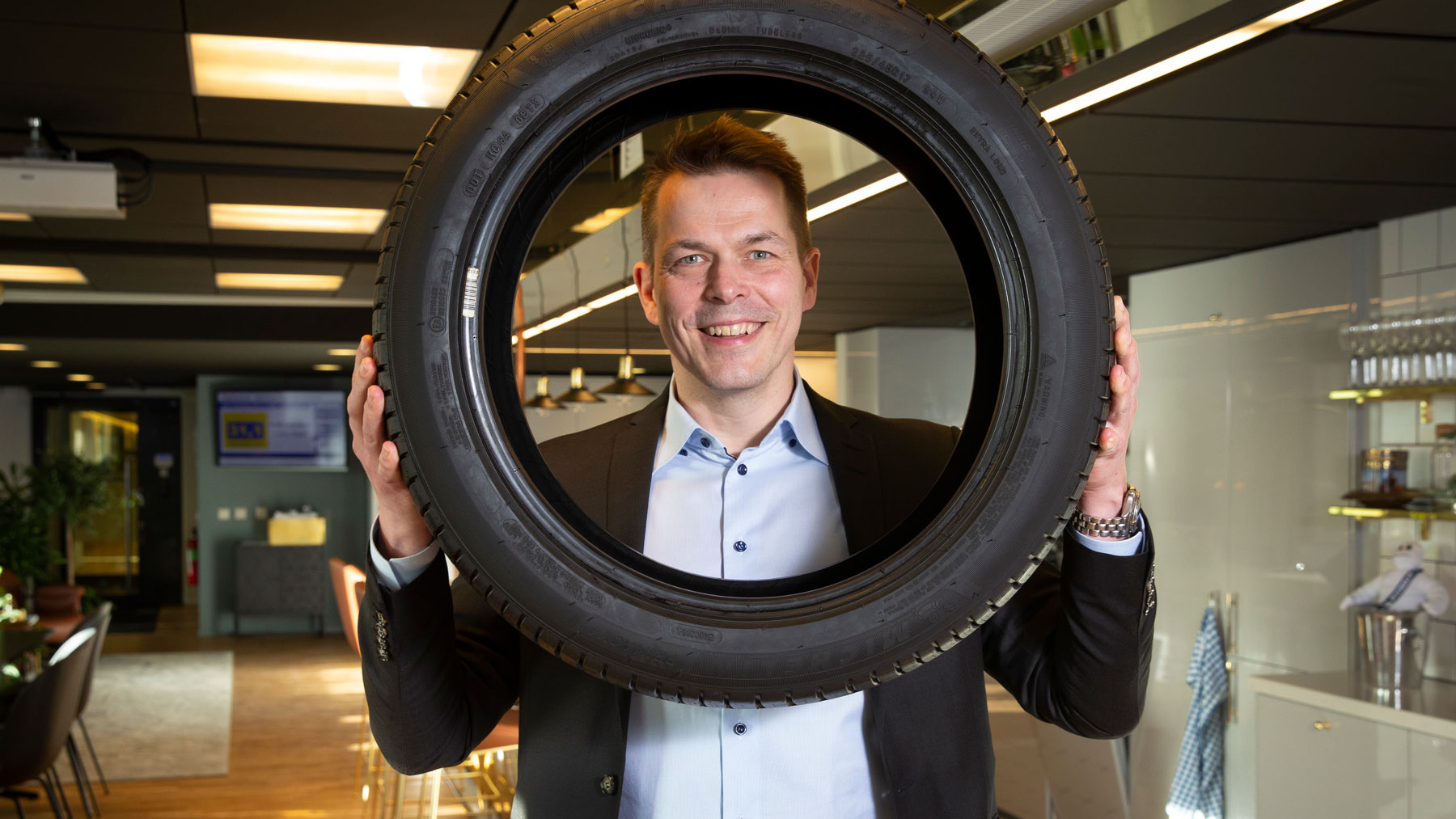 Erik Sundqvist på Michelin ringar in och lyfter sitt ledarskap med en Executive MBA på Stockholms universitet. Foto: Martina Huber