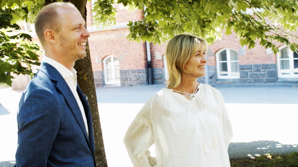 Cheferna Sebastian Persson och Carina Kjellberg har tagit en Executive MBA på Stockholms universitet.